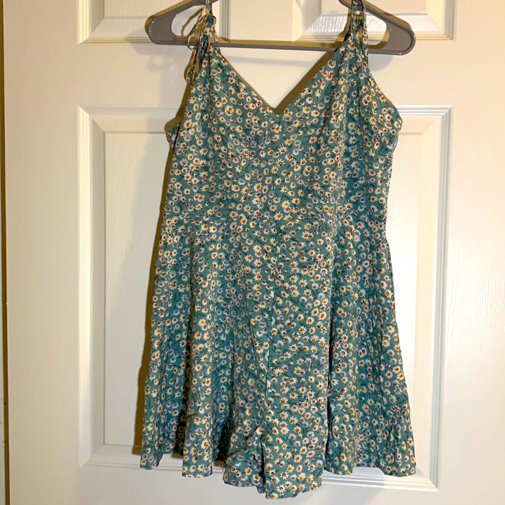 Floral Summer Romper - Large (fits like a Medium)